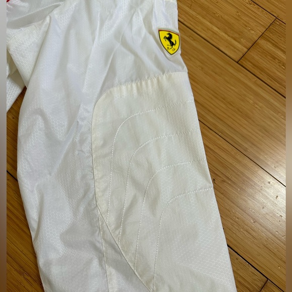 Ferrari Puma Windbreaker Jacket White Red Nylon Glanz Size XL - Picture 13 of 14
